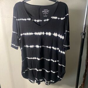 Women shirts torrid size 2